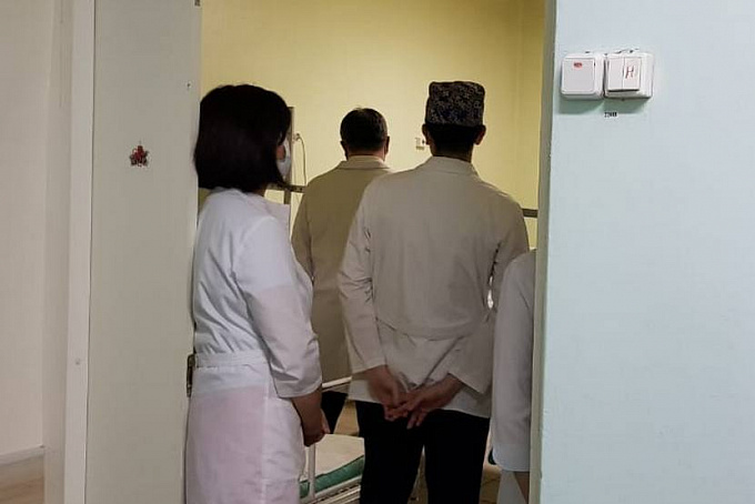 Глава Бурятии посетил в больнице женщину, которой оторвало ногу в ДТП