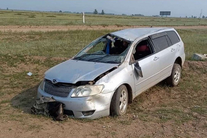 В Бурятии женщина погибла в перевернувшейся машине