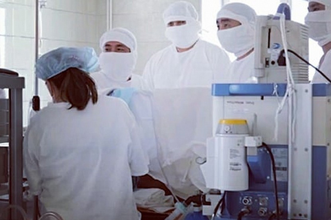 В больнице Бурятии впервые провели торакоскопическую операцию на пищеводе