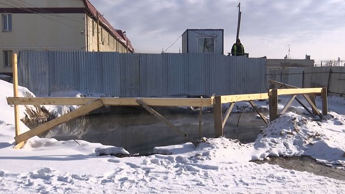 В Улан-Удэ прокуратура присоединилась к поискам владельца сетей на утопающей улице