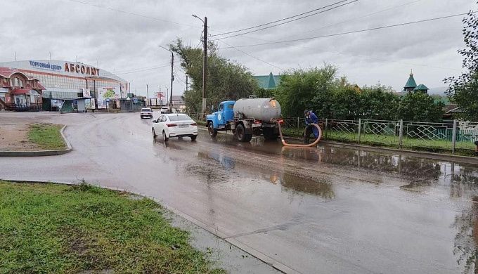 С улиц Улан-Удэ откачали 5 тысяч кубов дождевой воды