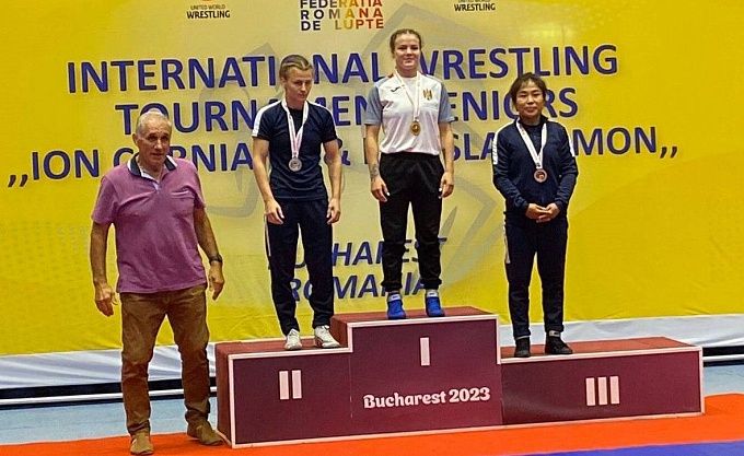 Спортсменки из Бурятии завоевали медали международного турнира по борьбе