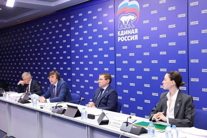 Общественные штабы ЕР контролируют исполнение программы по строительству и ремонту школ в регионах