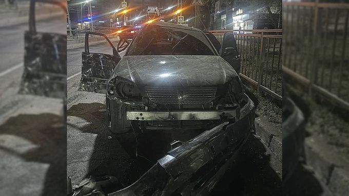 В Улан-Удэ неопытный водитель въехал в электроопору