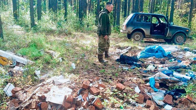 В Бурятии грязнулю нашли по пакетам из маркетплейса