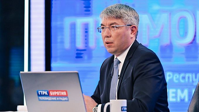 «Хэн хөөрэлдэнэб тэдэнэр хөөрэлдэжэл байгты», - гэжэ Алексей Цыденов хэлэбэ