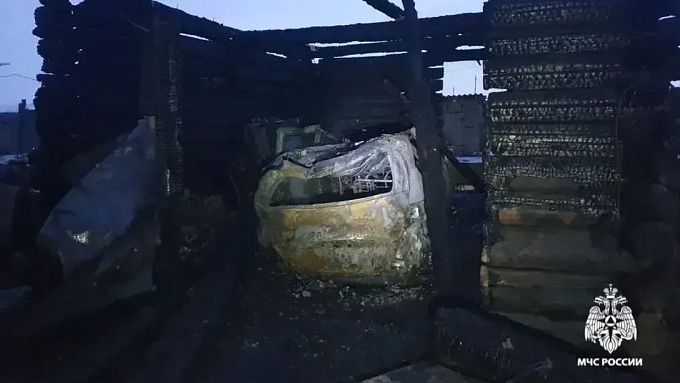 Гараж и машина сгорели в районе Бурятии