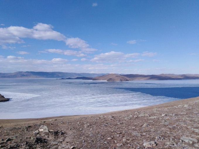 На Байкале спасли супружескую пару, провалившуюся под лед