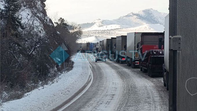 Две пробки из фур образовались в районах Бурятии