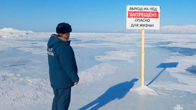 Еще пять ледовых переправ закрыли на Байкале