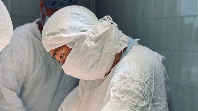 Улан-удэнец съел хурму с молоком и попал на операционный стол (Осторожно, неприятные фото)