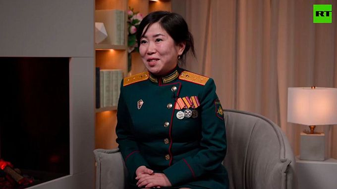 «Ты же мама, у тебя же дети»: уроженка Бурятии спасает бойцов на СВО