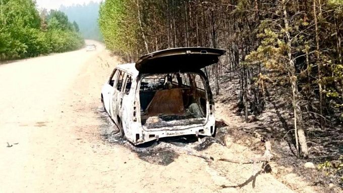 В Бурятии обрыв ЛЭП и вспыхнувшая машина вызвали лесные пожары