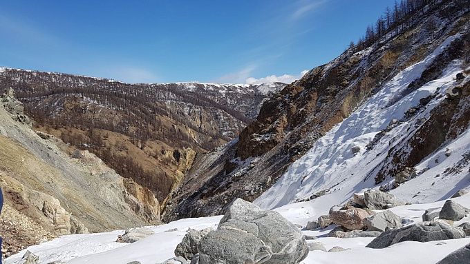 Количество погибших альпинистов на Мунку-Сардык увеличилось до трех