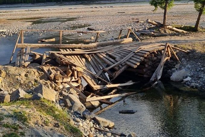 Разрушенный мост в районе Бурятии будут восстанавливать владельцы грузовика