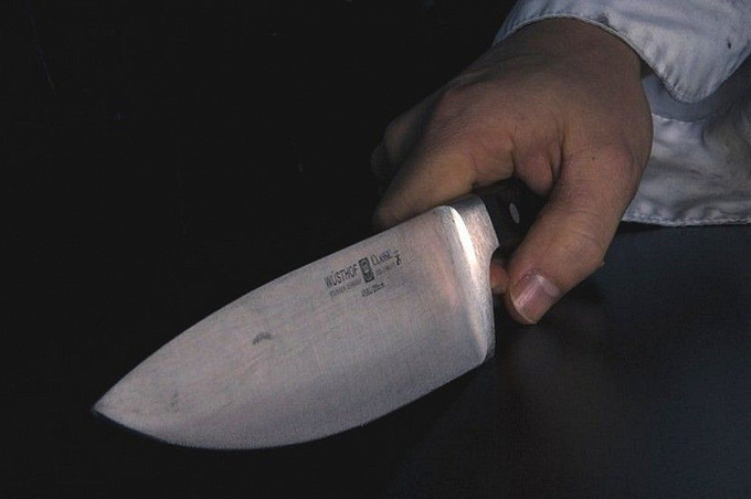 Улан-удэнка вонзила нож в спину бывшему мужу