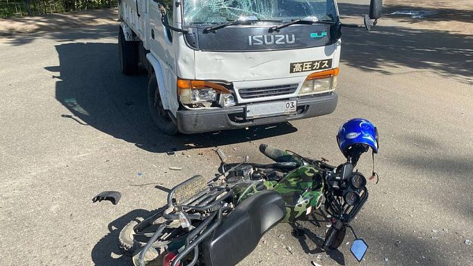 Грузовик сбил мопедиста в поселке Улан-Удэ