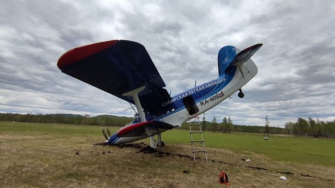 Самолёт воткнулся носом в землю при посадке в Забайкалье