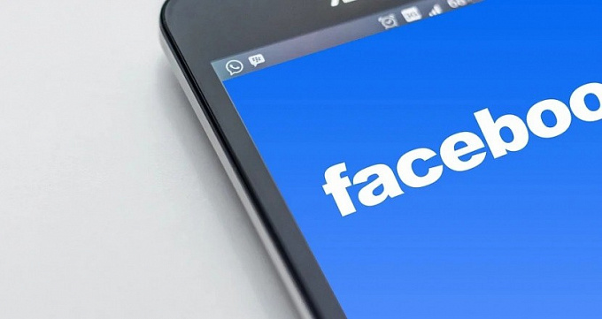 Роскомнадзор заблокировал Facebook и ограничил Twitter