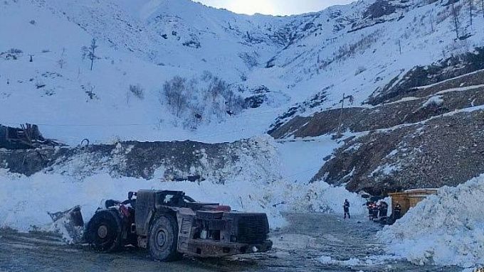 Тела погибших под лавиной работников рудника в Бурятии доставят авиабортом