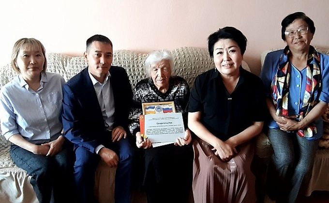В Бурятии долгожительница отметила 95-летие