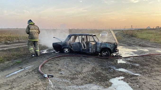Житель Иркутской области сжег свой автомобиль после ссоры с женой