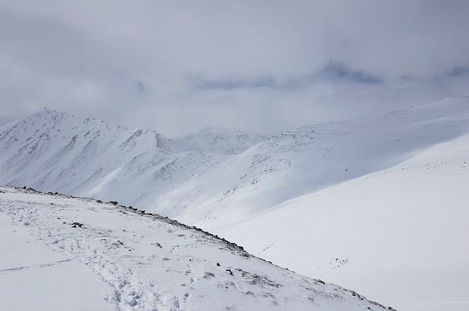 Четырёх альпинистов накрыло снежной лавиной на Мунку-Сардык