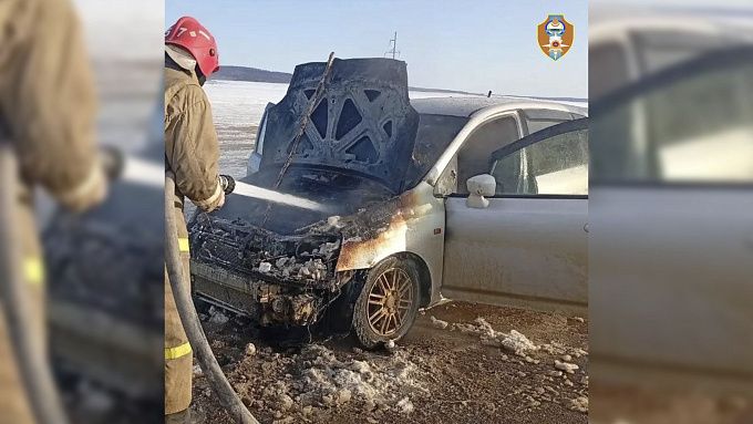 Автомобиль сгорел дотла в районе Бурятии