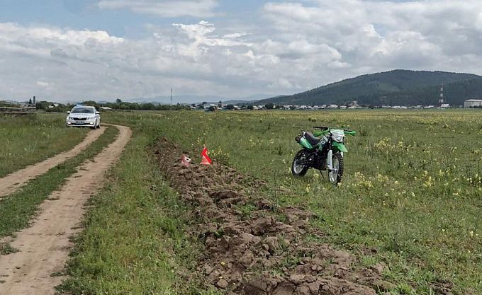 В Бурятии перевернулся мотоцикл. Два человека попали в больницу