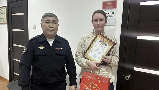 Соседка спасла пожилую улан-удэнку от потери 5 миллионов рублей