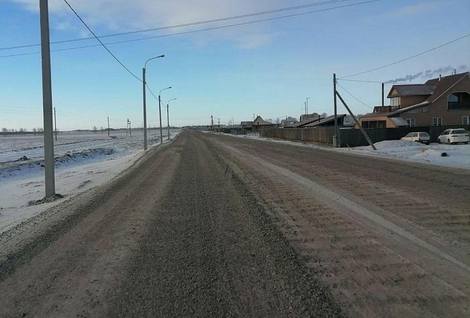 В Бурятии продолжают ремонтировать дорогу, где машины утопали в грязи