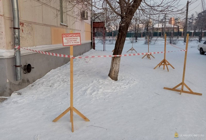 В Улан-Удэ усилили контроль за уборкой снега с крыш