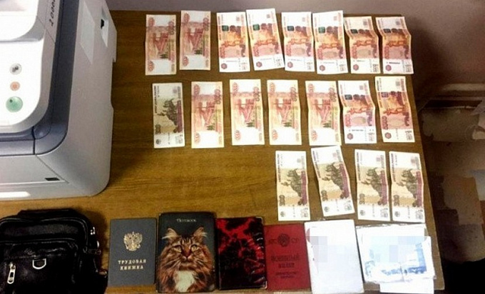 В Бурятии таксист украл у клиента более 70 тысяч рублей