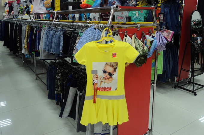 В Улан-Удэ сняли с продажи детские платья, рекламирующие курение