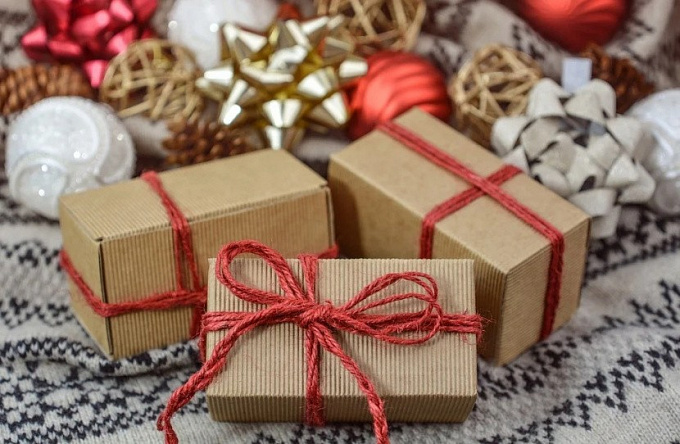Россияне рассказали, сколько готовы потратить на новогодние подарки