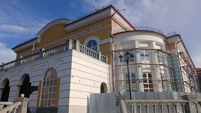 Ремонт фасада Русского драмтеатра в Улан-Удэ завершат в 2026 году 