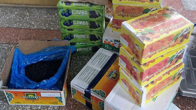 Иностранцы хотели провезти через границу Бурятии почти 300 кг запрещенки