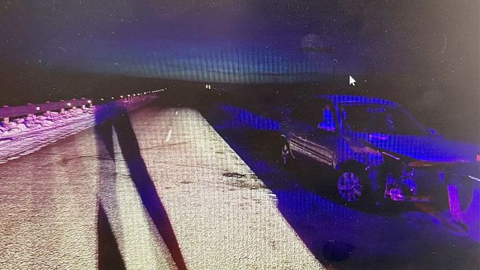 В Бурятии водитель врезался в дорожное ограждение