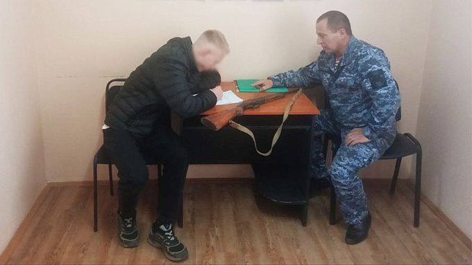 Житель Бурятии нашел в своем подполье ружье