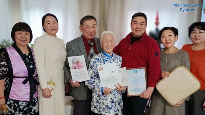 Долгожительница из Бурятии отметила 95-й день рождения