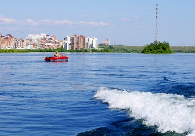 В Иркутской области из-за перевернувшейся лодки утонул рыбак