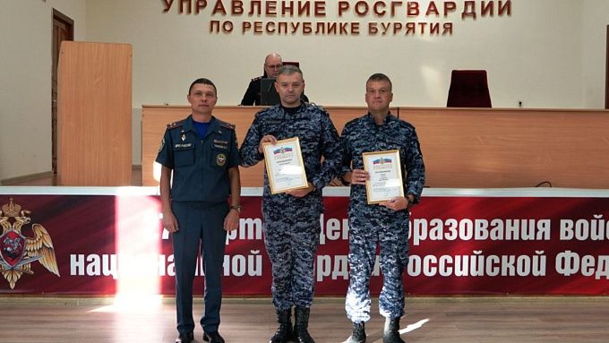 В Улан-Удэ росгвардейцы спасли двух человек на пожаре