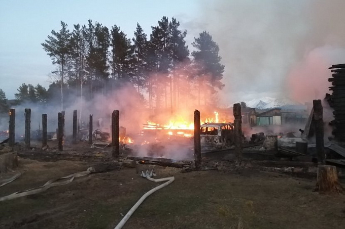 В Бурятии две семьи остались без крыши над головой