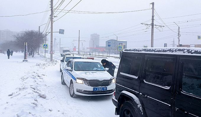 20 ДТП за день: В Улан-Удэ автомобили скользят и бьются из-за снегопада