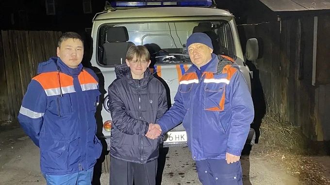 Школьник помог спасти женщину, провалившуюся под лед в Улан-Удэ