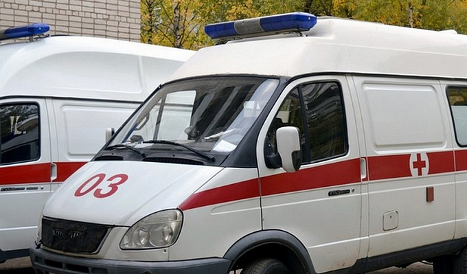 Шесть человек упали с трапа самолета в Барнауле