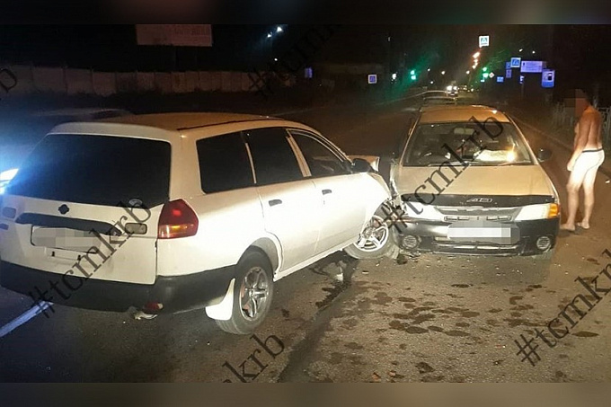 В ночной аварии в Улан-Удэ пострадала 19-летняя девушка 