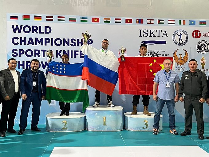 Спортсмен из Бурятии победил на чемпионате мира по спортивному метанию ножа