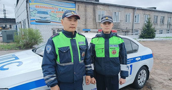 Автоинспекторы помогли улан-удэнке оперативно добраться к больной дочери