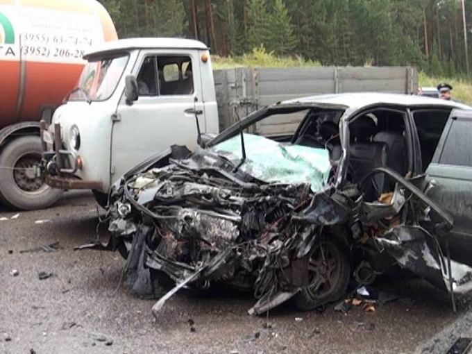 На федеральной трассе «Байкал» в результате аварии погибло три человека и пятеро ранено